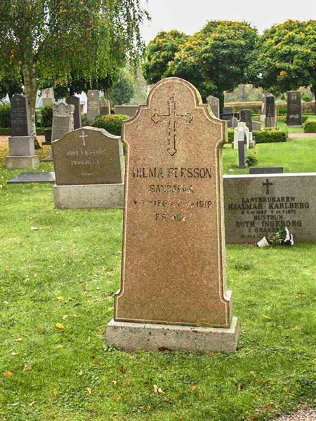 Grave number: 1 8F   159