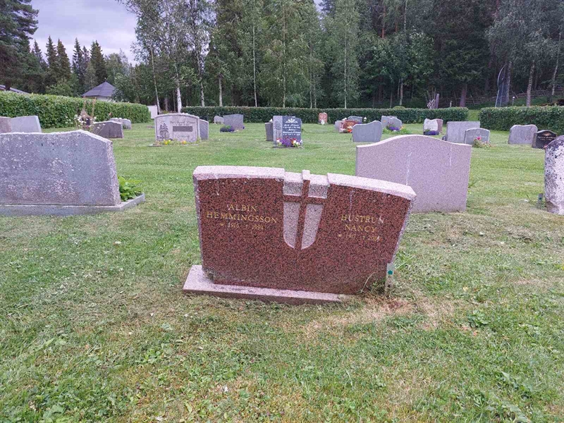 Grave number: FÖ 7    64, 65