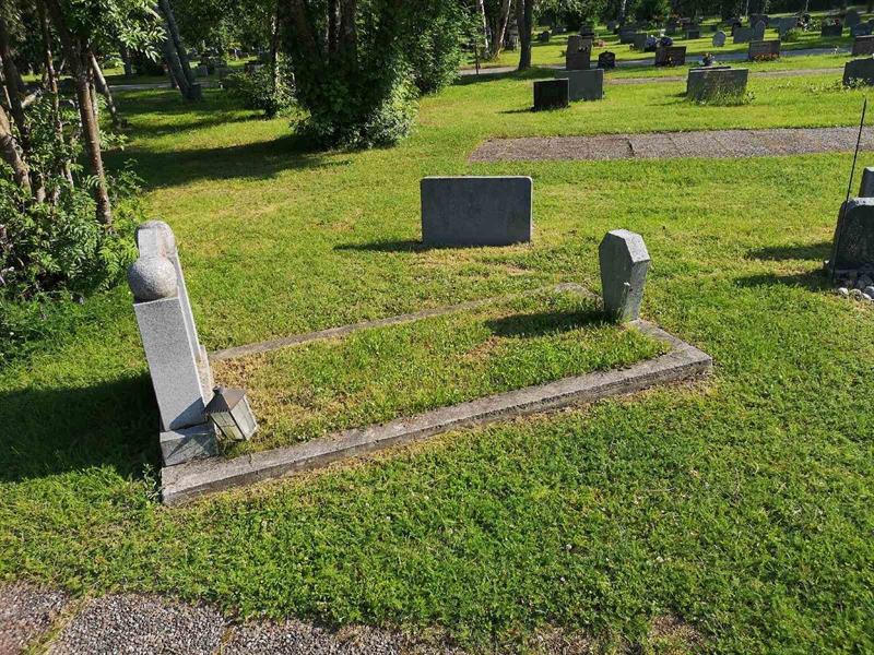 Gravnummer: NK 05    37-38