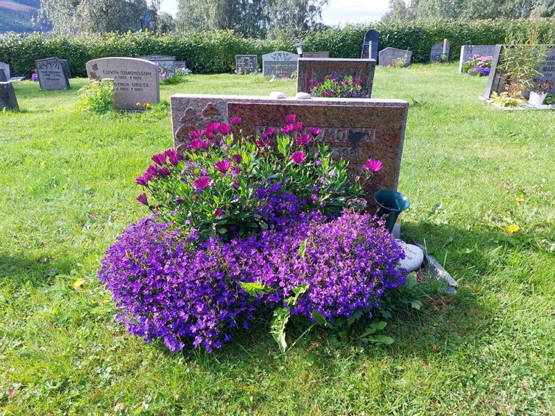 Grave number: K J    86, 87