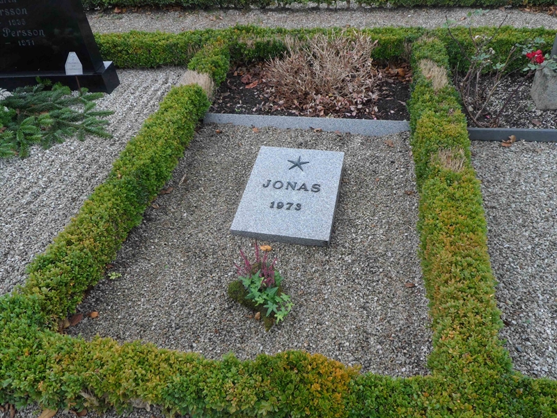 Grave number: ÖTN NMK2    17