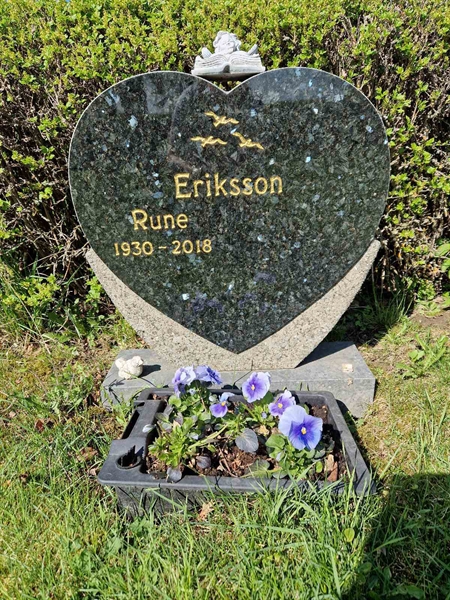 Grave number: 501 16 3044-3045