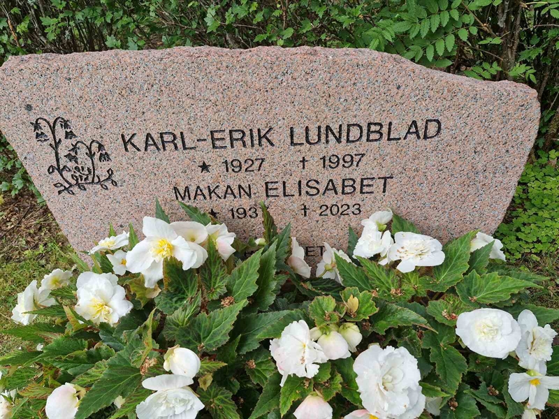 Grave number: AK E  7911-7912