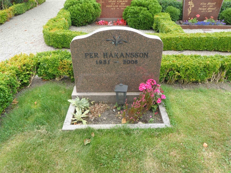 Grave number: HNK H   166, 167