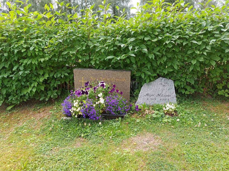 Grave number: K D     4
