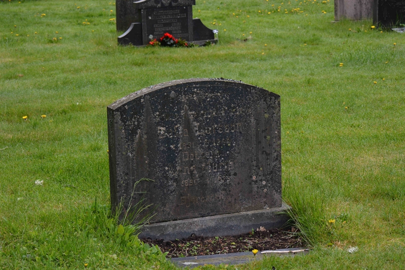 Grave number: SRN 2   139