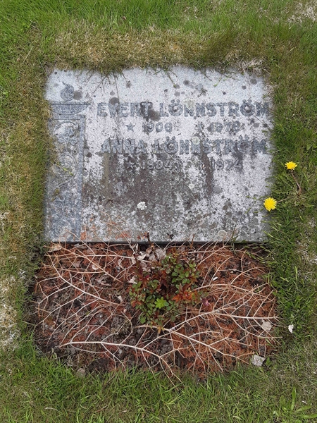 Grave number: KA 08    61-62