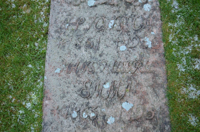 Grave number: TR 3    42