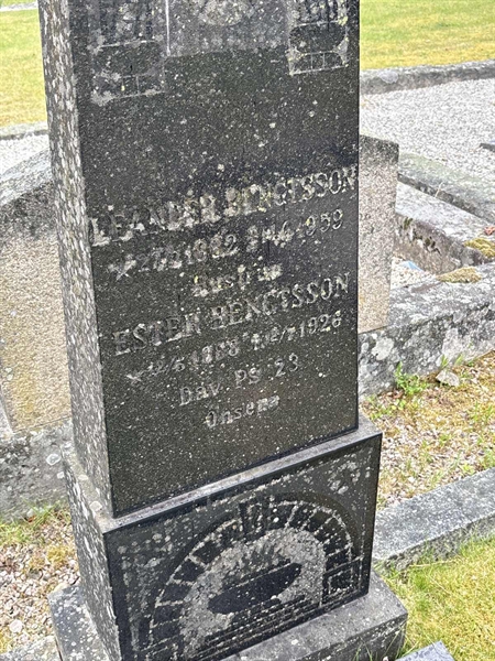 Grave number: SKF A   129, 130