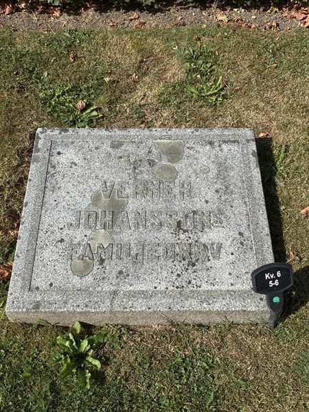 Grave number: 33 6     5-6