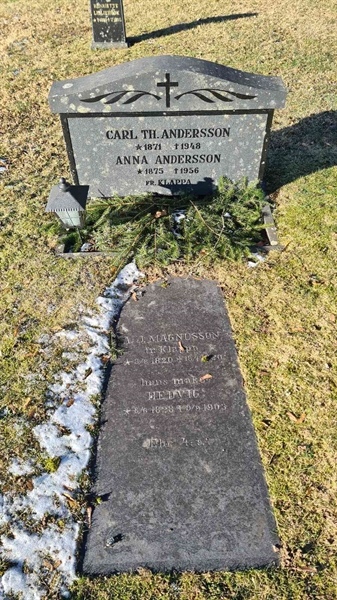 Grave number: M G 01 21-22