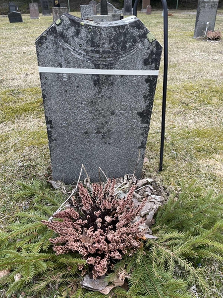 Grave number: R 2   111-E