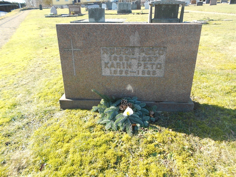 Grave number: NÅ G6    61, 62