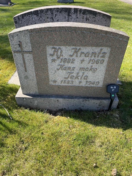 Grave number: 22 B    27