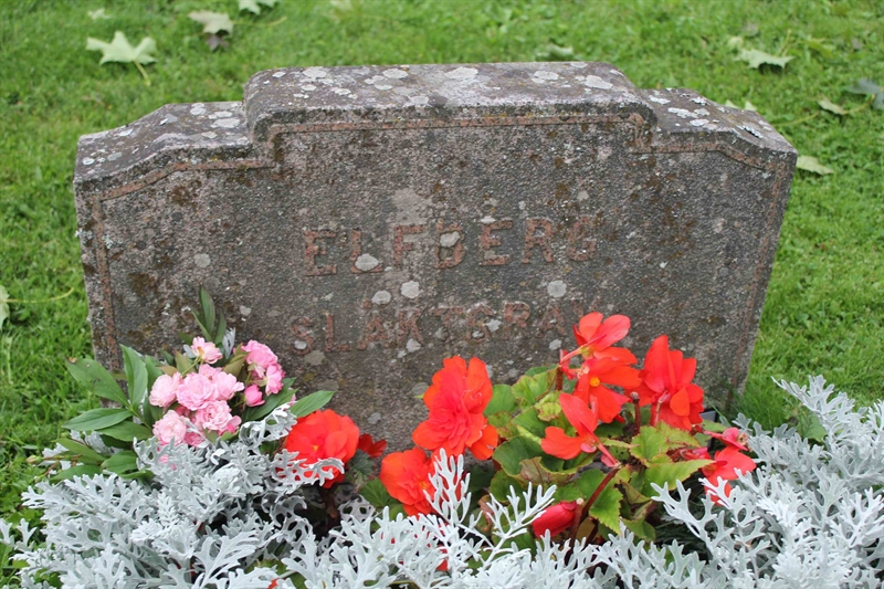 Grave number: A B  113