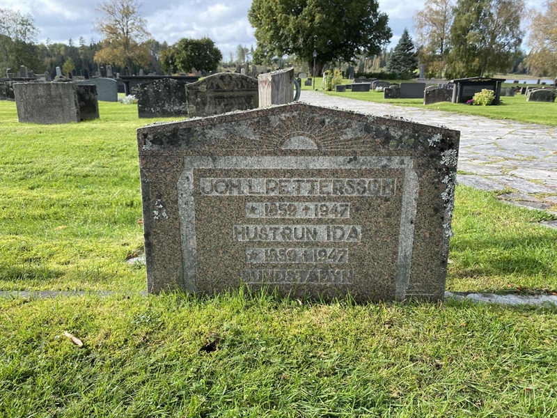 Grave number: 4 Me 07    32-33
