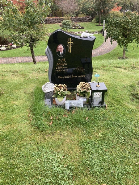 Gravnummer: 1 3 M/O   107