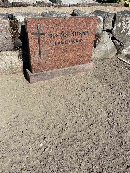 Grave number: 20 K   108-110
