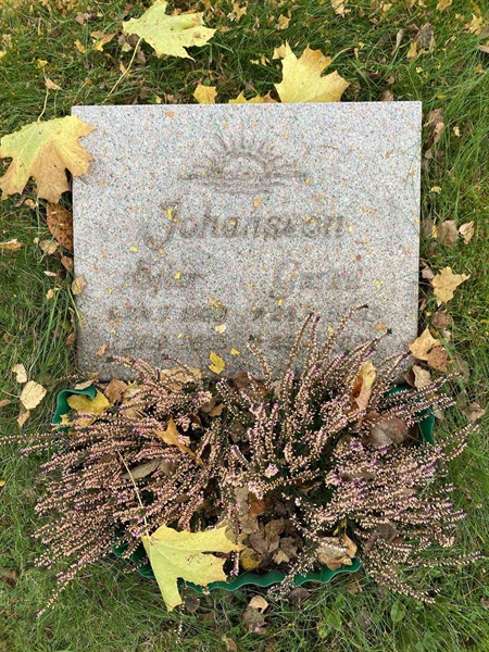 Grave number: 1 28      9