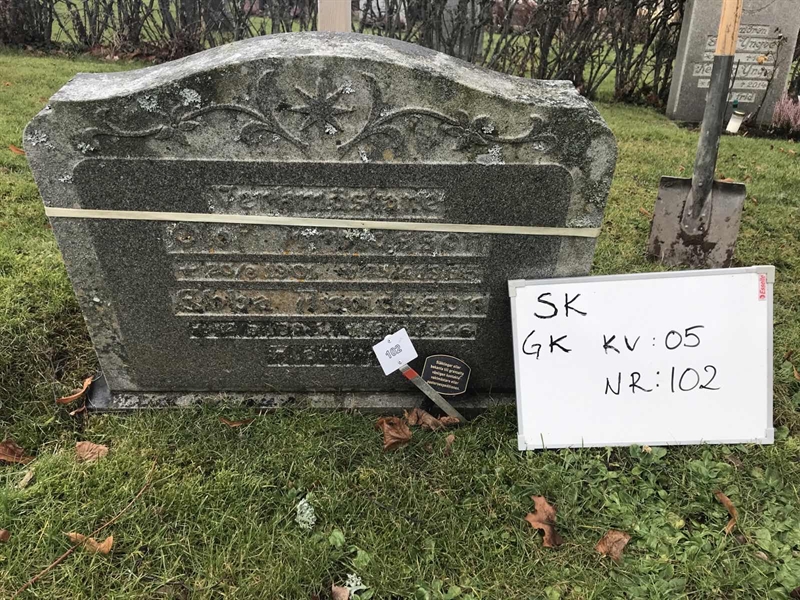Grave number: S GK 05   102, 103
