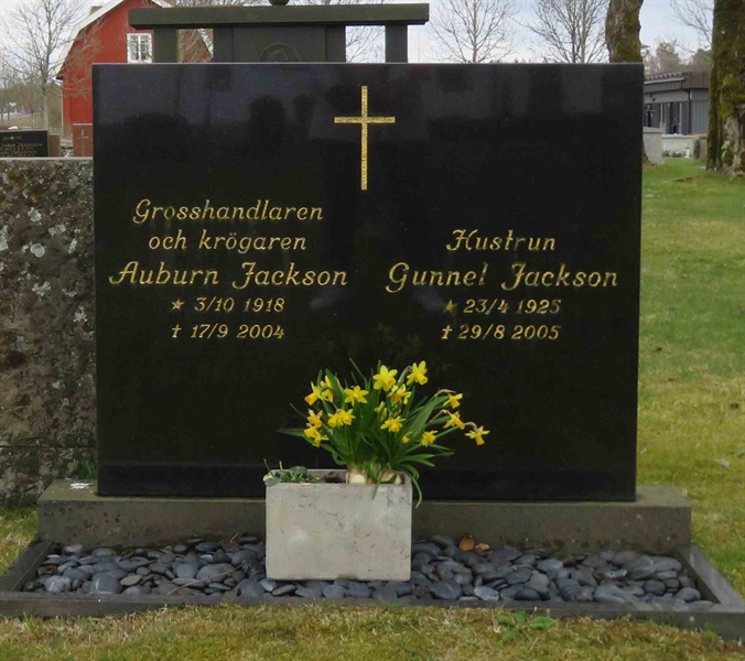 Grave number: 01 C   241, 242