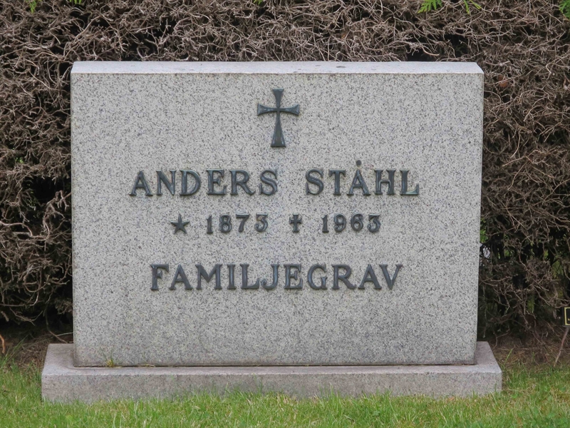 Grave number: HÖB 42    39