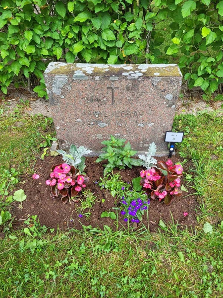 Grave number: Jä 04    38