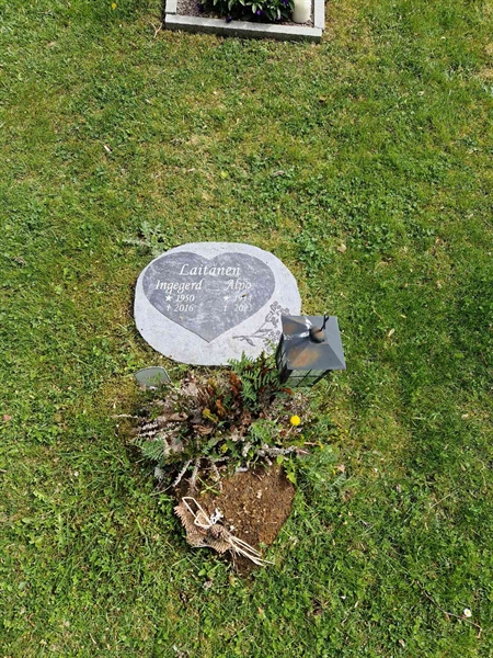 Grave number: 02 M   21