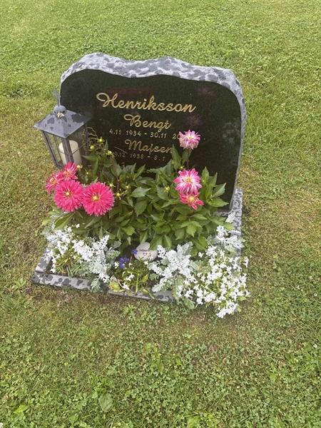 Grave number: 002 3  1063