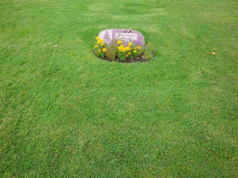 Grave number: VI B   113, 114
