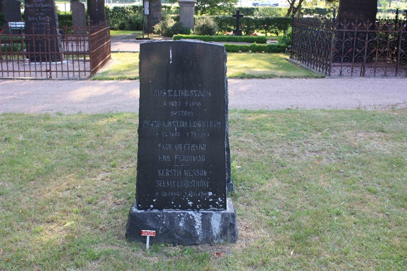 Grave number: Ö 04i   186, 187, 188