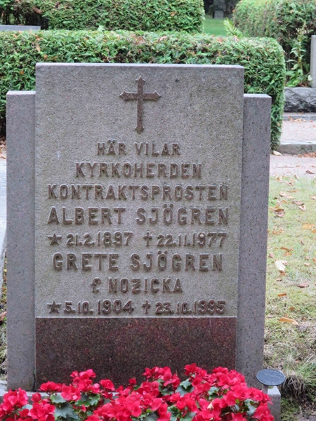 Grave number: HÖB 15    23