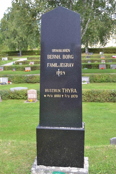 Grave number: 11 1    60-62