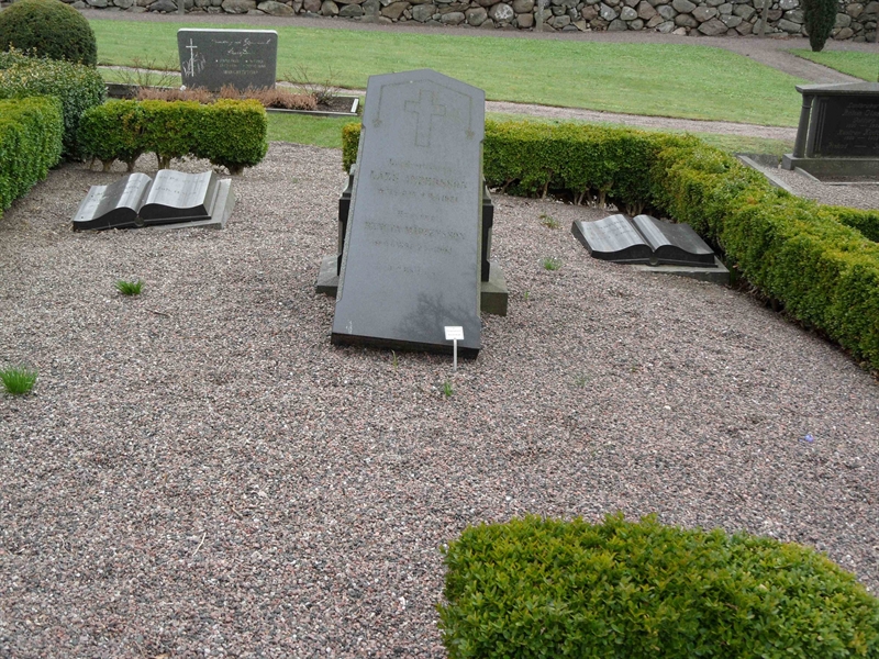 Grave number: VK E    28