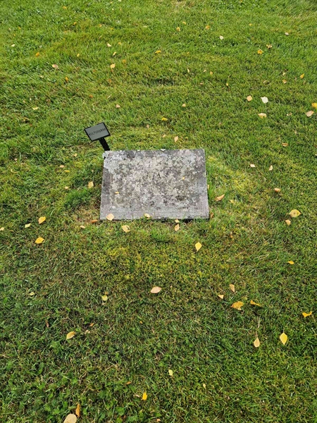 Grave number: 2 KV.4    25