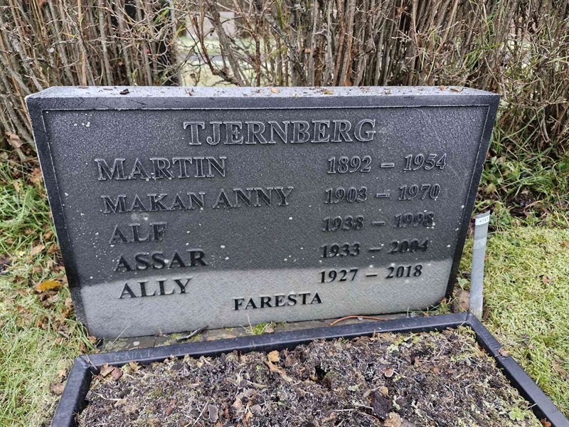 Grave number: AK C  4141-4142