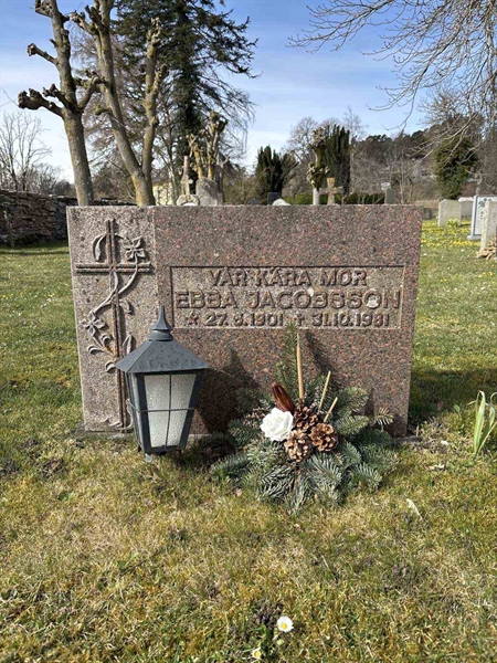 Gravnummer: LI   141