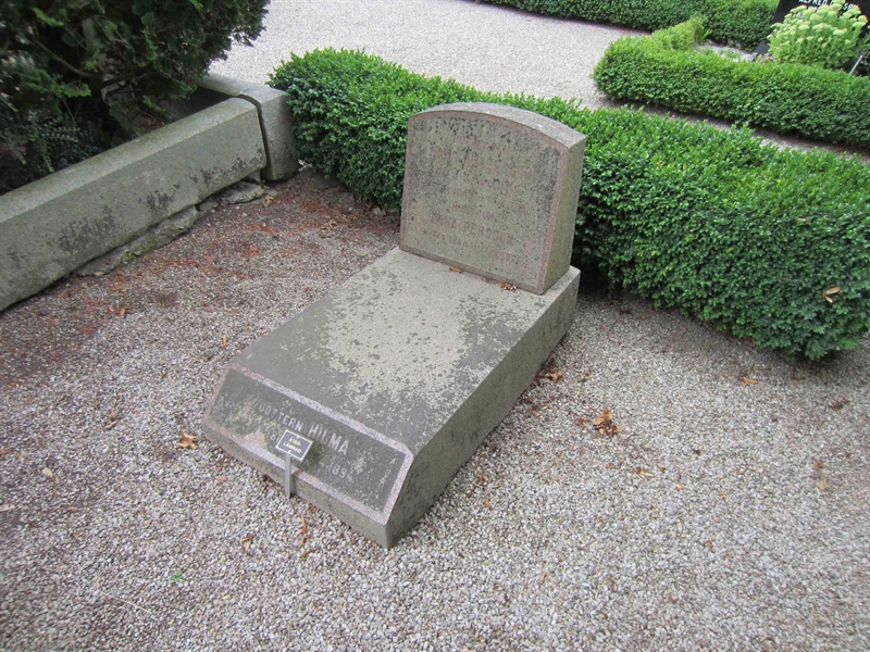 Grave number: HA 01    13