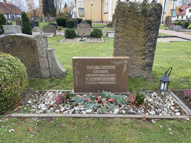 Grave number: VV F    37