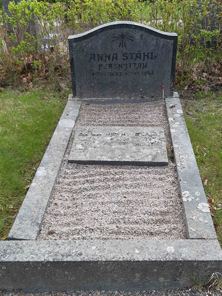 Grave number: NO 24    42