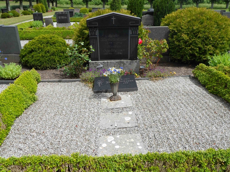 Grave number: ÖV F    31, 32