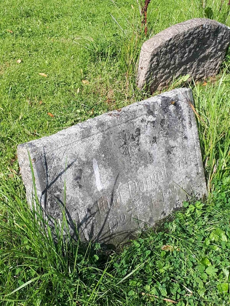 Gravnummer: NK A A   102