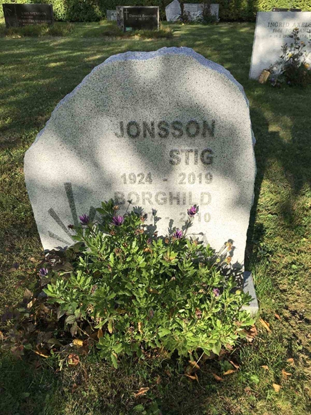 Grave number: ÅR B   223, 224, 225