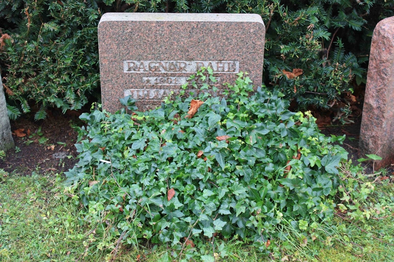 Grave number: Ö U09    38