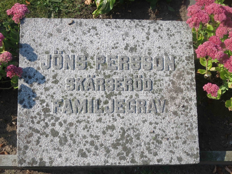 Grave number: HK C   151, 152