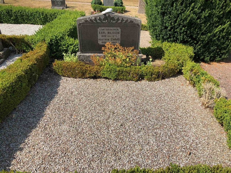 Grave number: Ko 04    46, 47