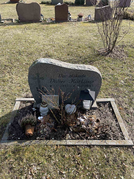 Grave number: VV 1   472, 473