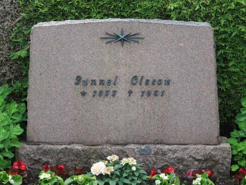 Grave number: HÖB 60    12