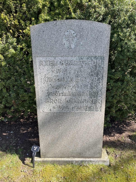 Grave number: 22 D    62