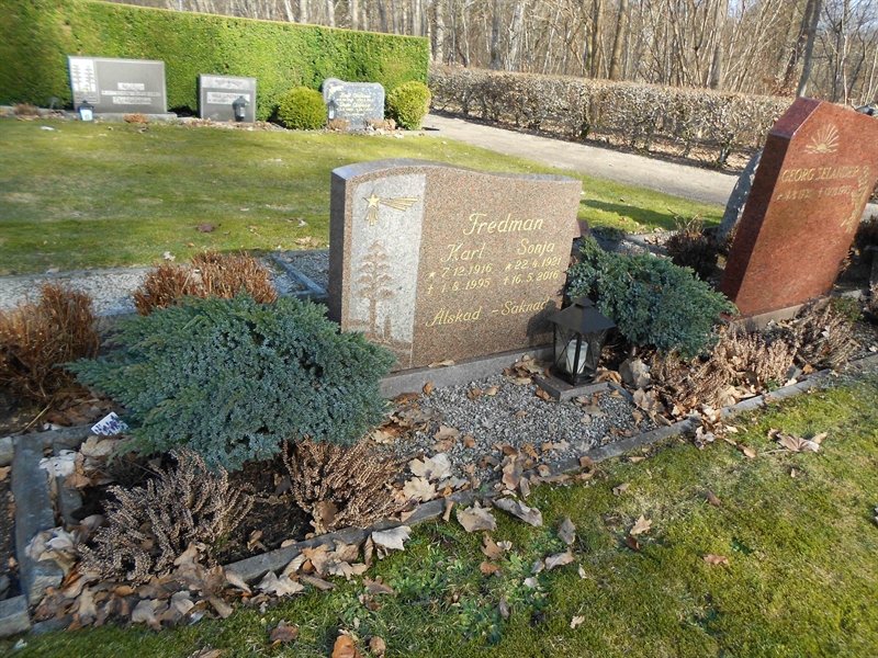 Grave number: NÅ N5    48, 49